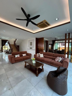 Ipoh Bungalow Retreat I 19Pax I Bathtub & Kids Pool